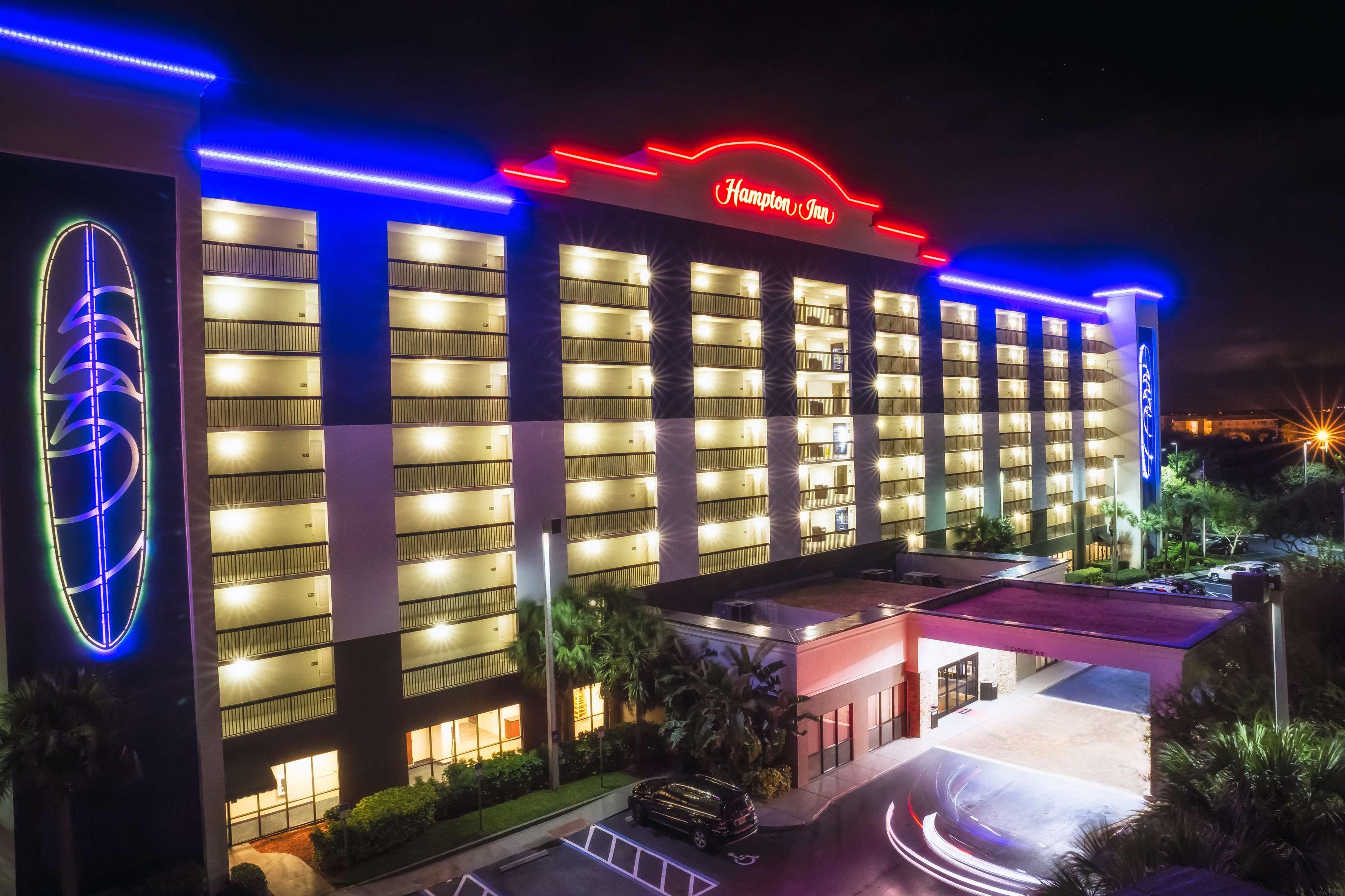 Hampton Inn Cocoa Beach Exterior photo