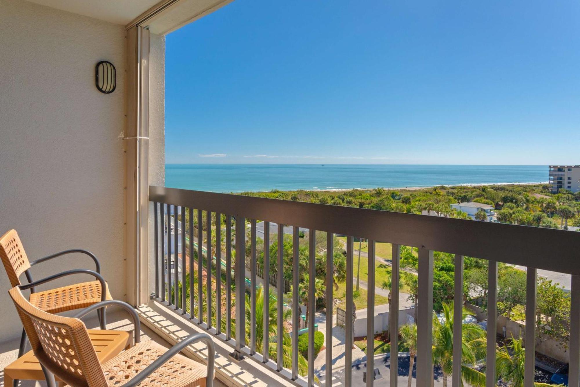 Hampton Inn Cocoa Beach Exterior photo