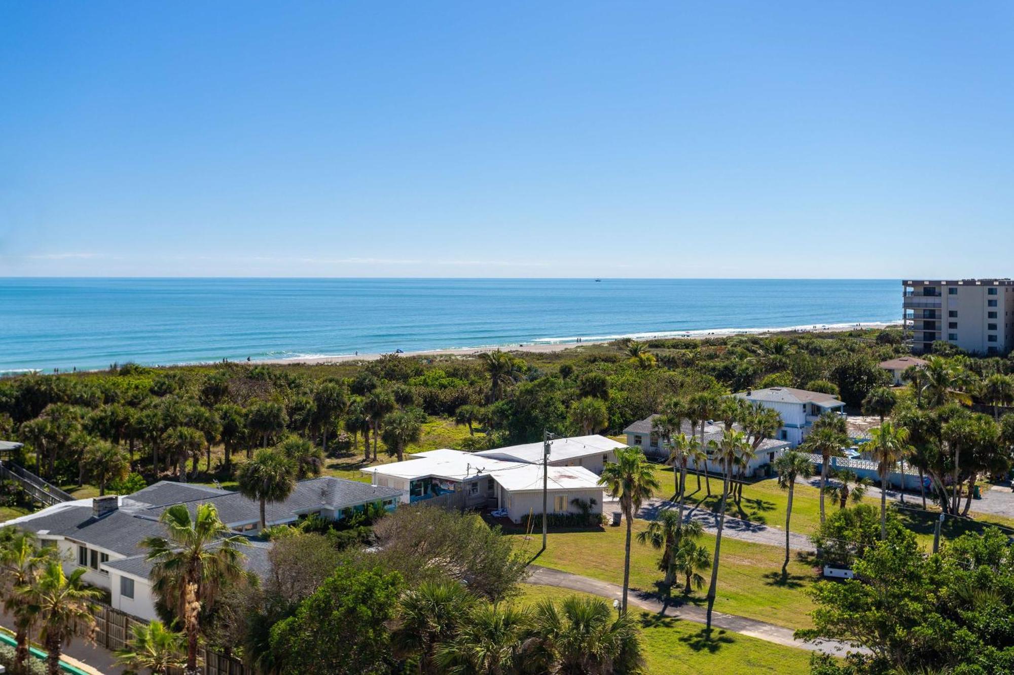 Hampton Inn Cocoa Beach Exterior photo